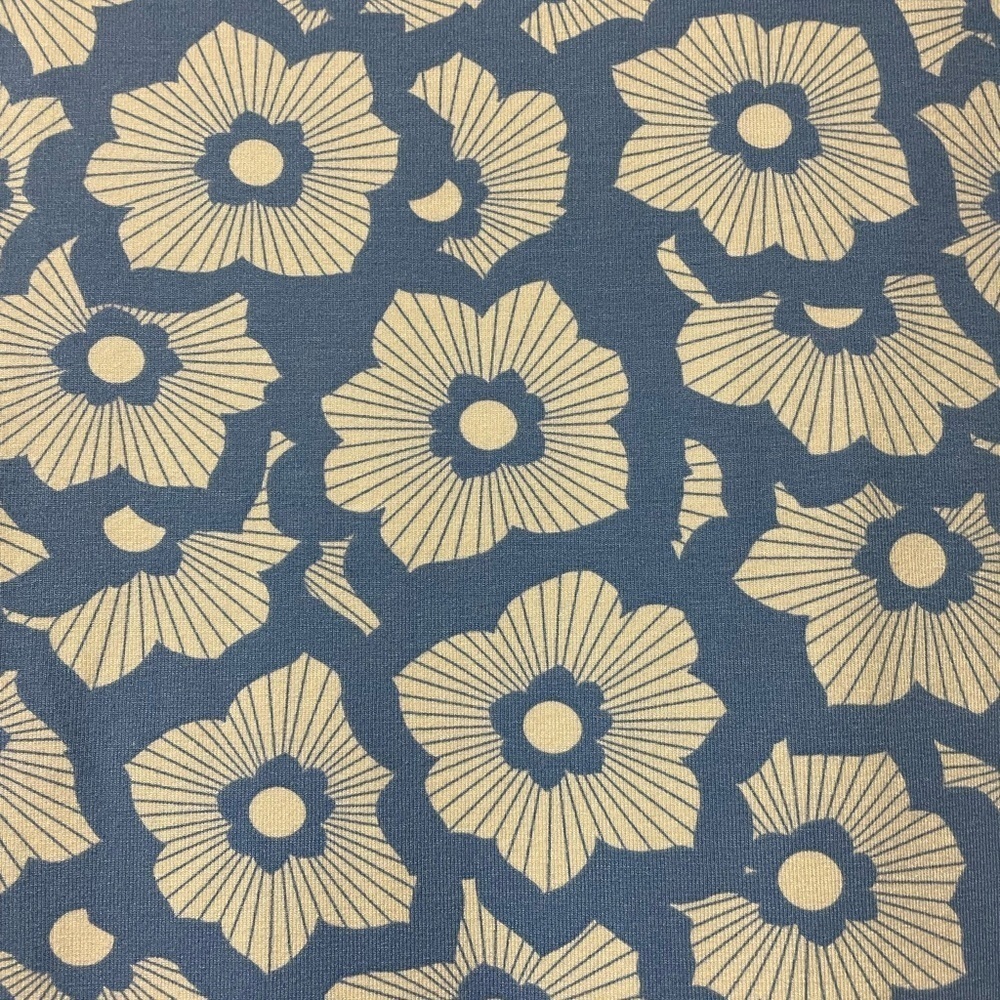 NWOT Talbots Petite Short Sleeved Blouse/Tee Size MP Blue flower, luxury tee - Picture 4 of 7